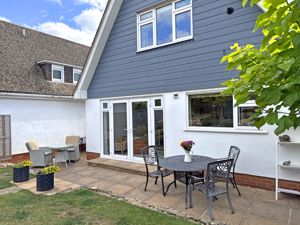 Photo 25- click for photo gallery